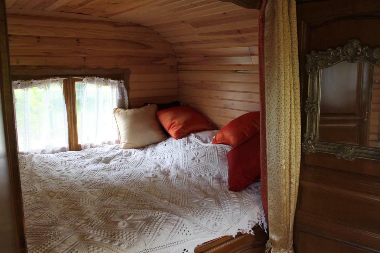 Bed and Breakfast Roulotte Montfée Semezanges Esterno foto