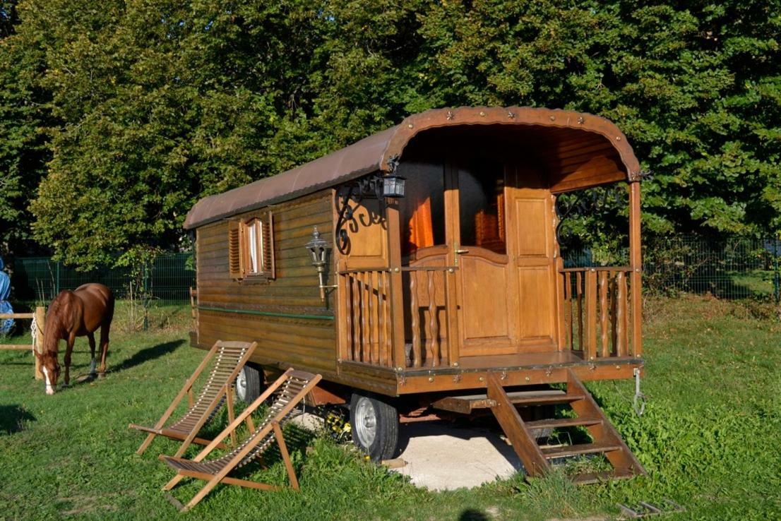 Bed and Breakfast Roulotte Montfée Semezanges Esterno foto
